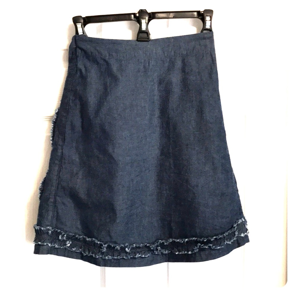 Chambray skirt with stunning back side